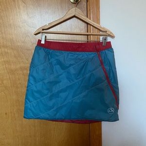 La Sportiva reversible insulated skirt